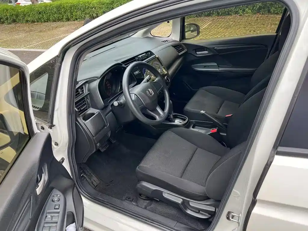 Honda Fit — миниатюра 7