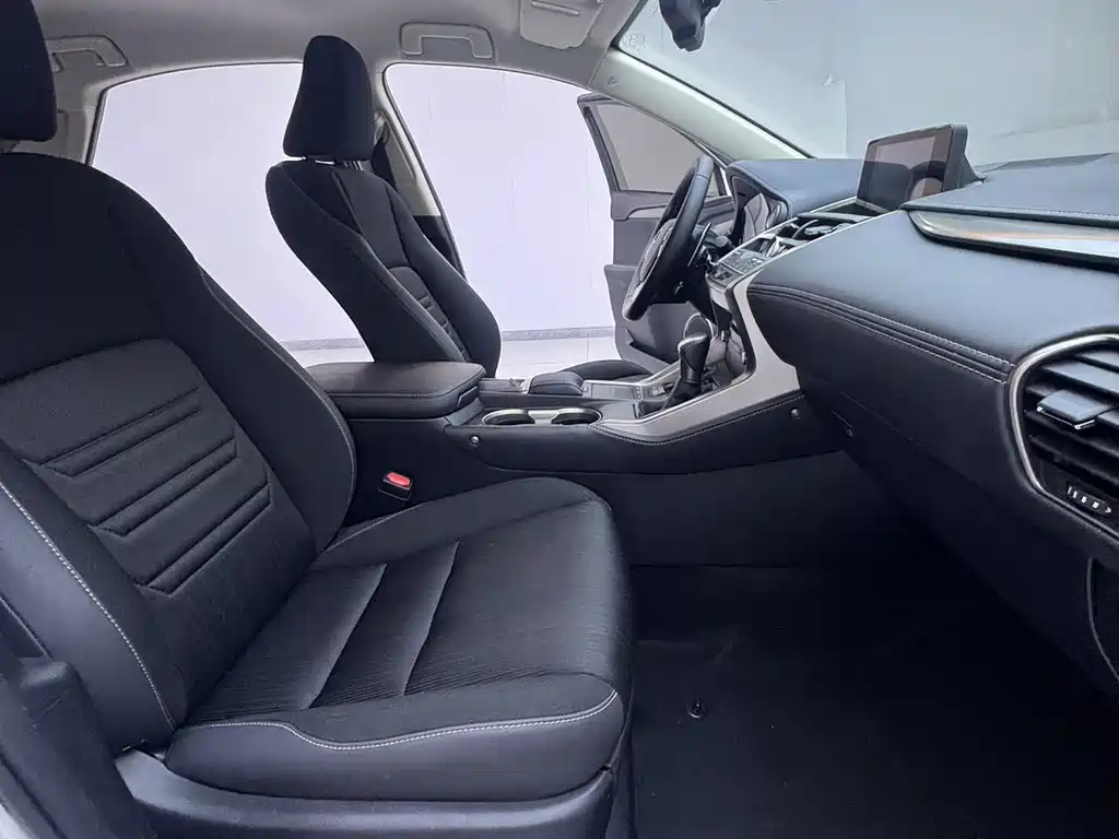 Lexus NX — миниатюра 8