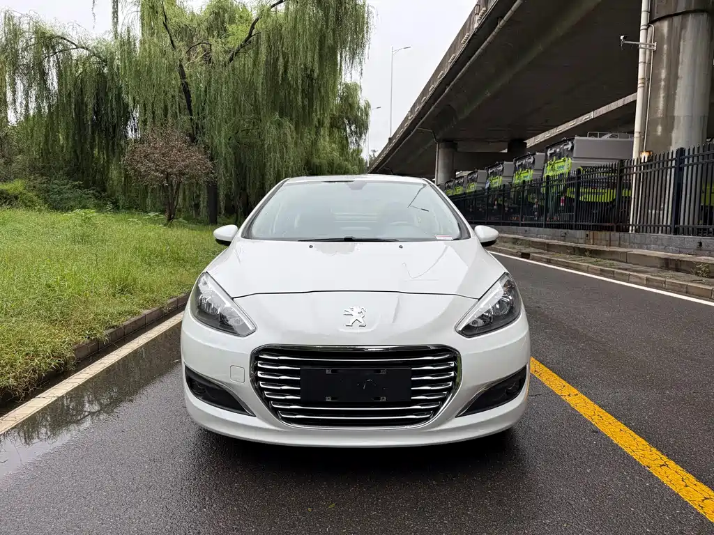 Peugeot 308 — миниатюра 2
