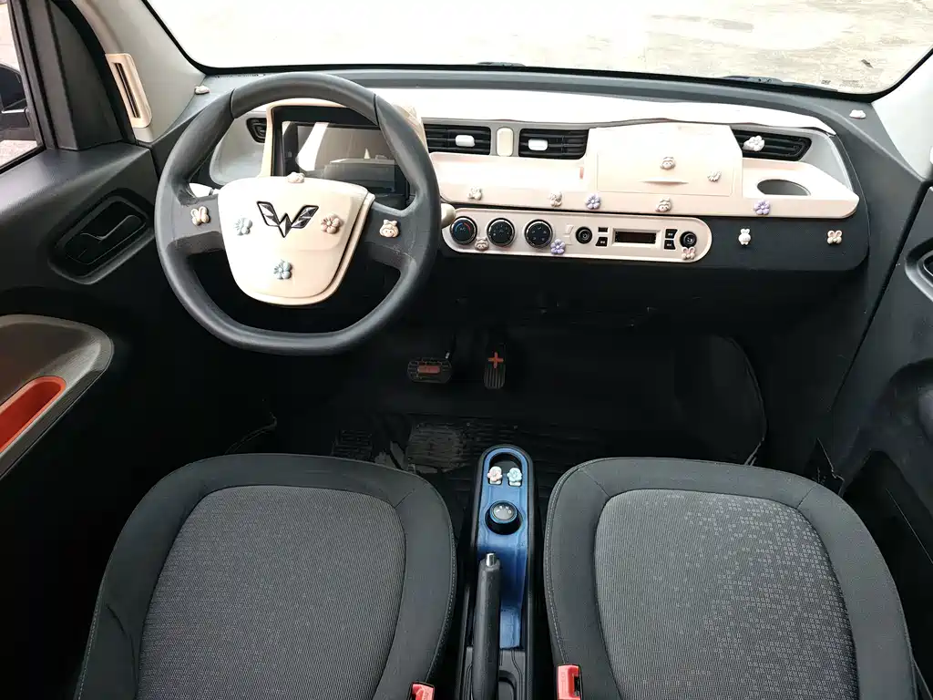 Wuling MINIEV — миниатюра 8
