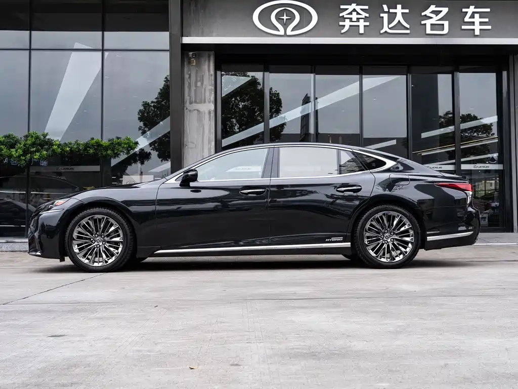 Lexus LS — миниатюра 4