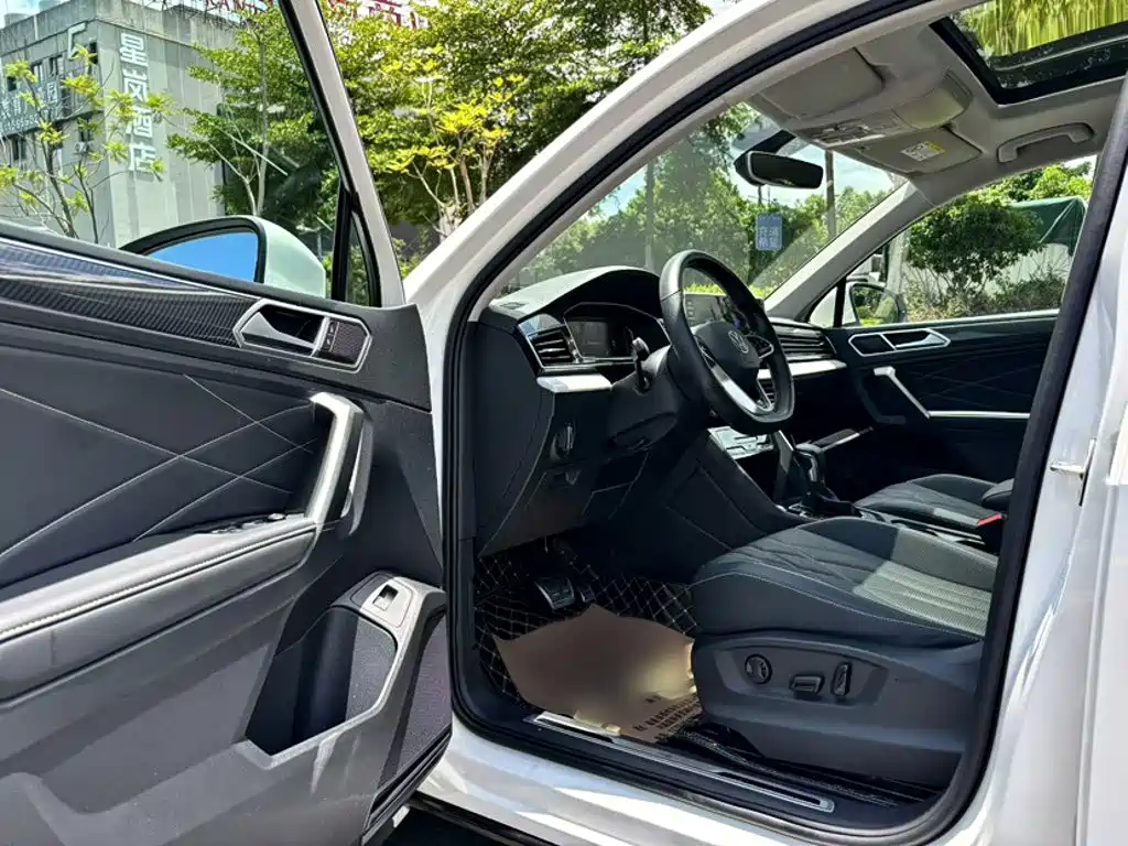 Volkswagen Tiguan L — миниатюра 12