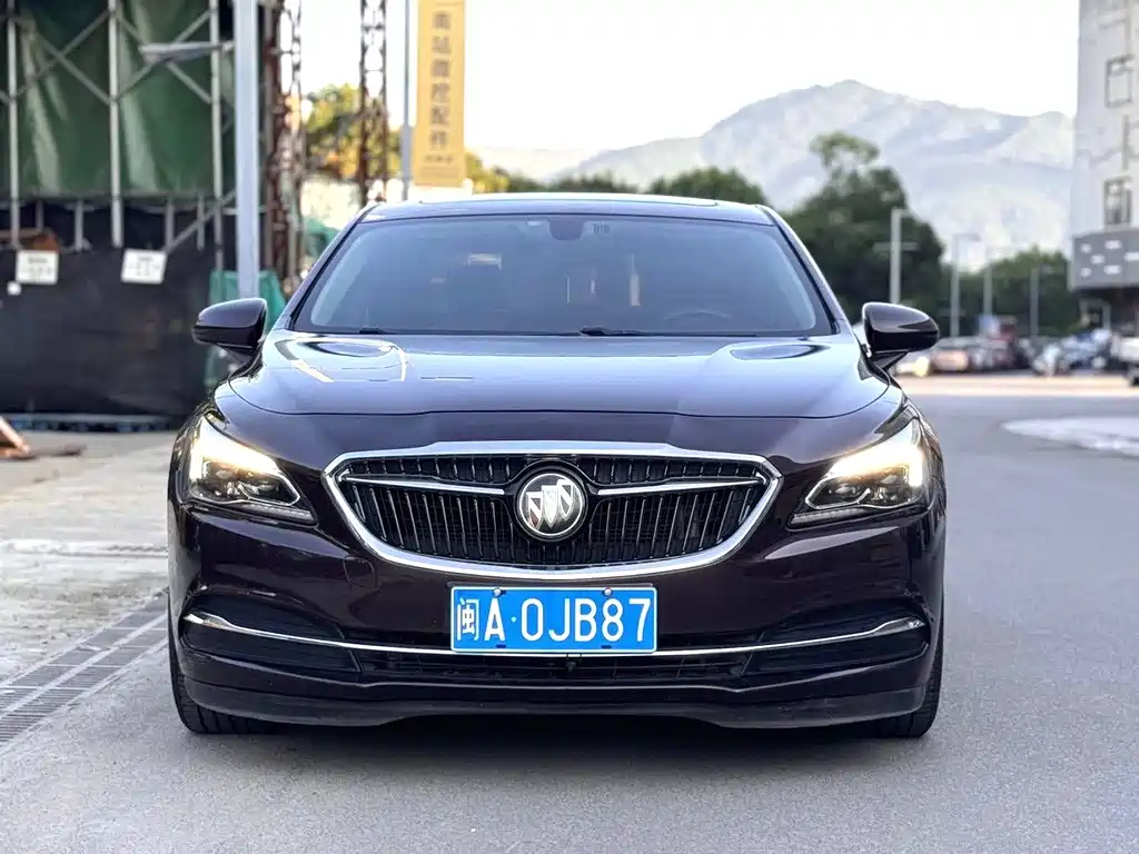 Buick LaCrosse — миниатюра 2