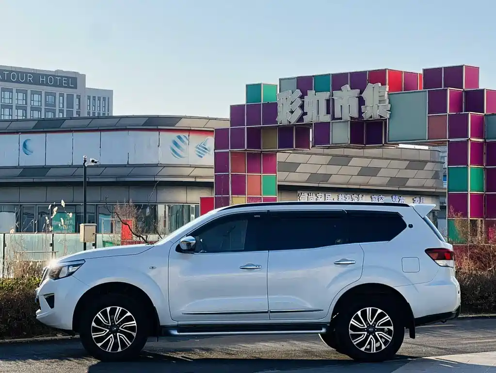 Nissan Terra 2018 2.5L AT Luxury