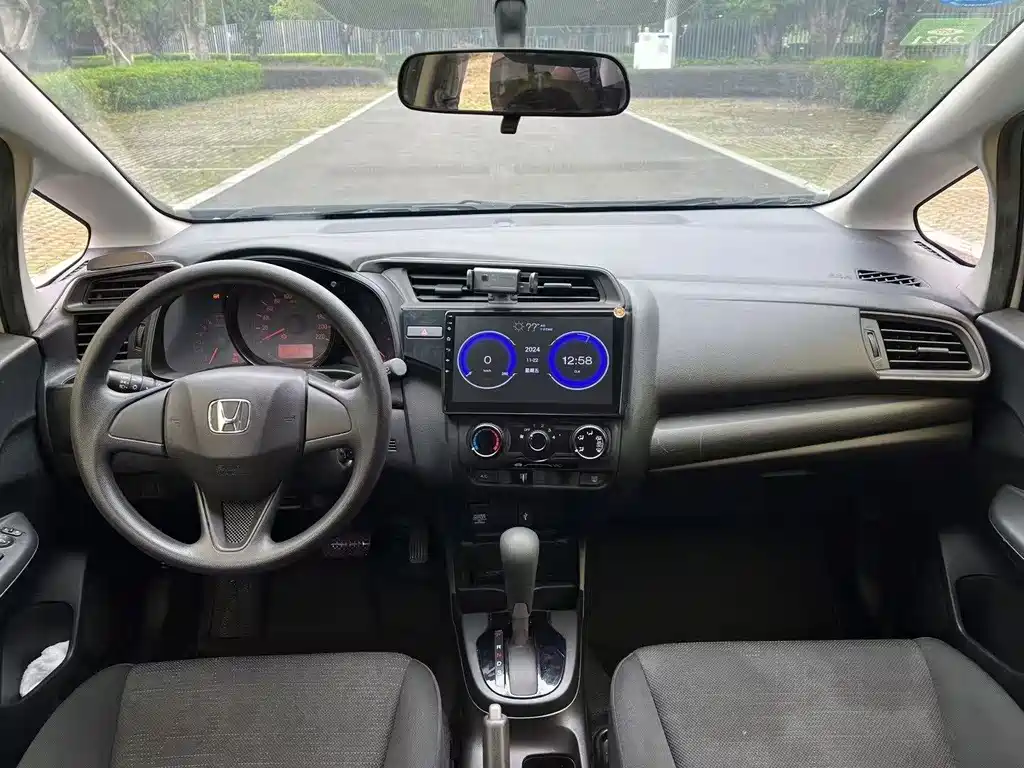 Honda Fit — миниатюра 6