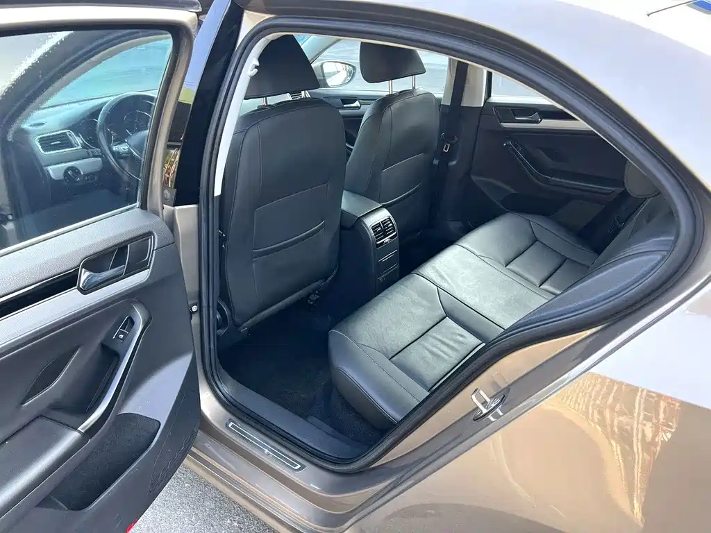 Volkswagen Sagitar — миниатюра 7