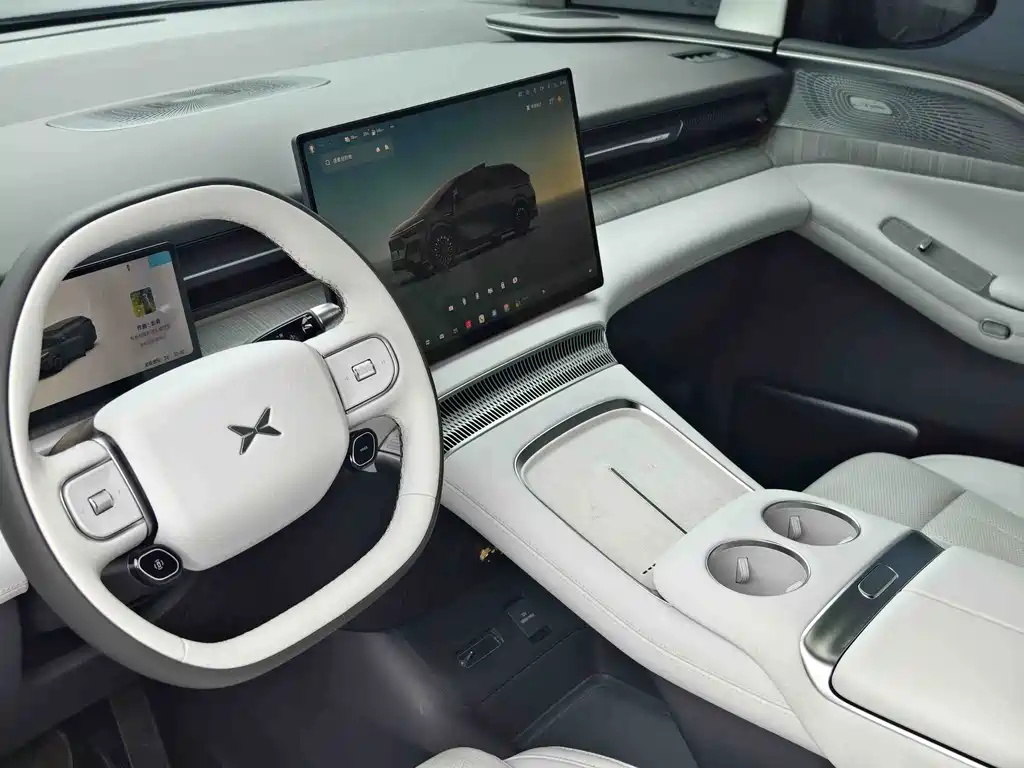 XPeng X9 — миниатюра 27