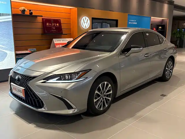 LEXUS  ES 2024