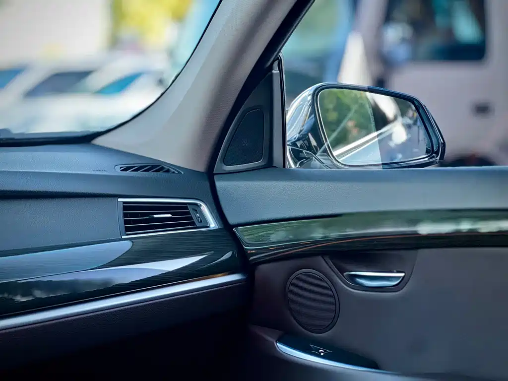 BMW 5 Series GT — миниатюра 36