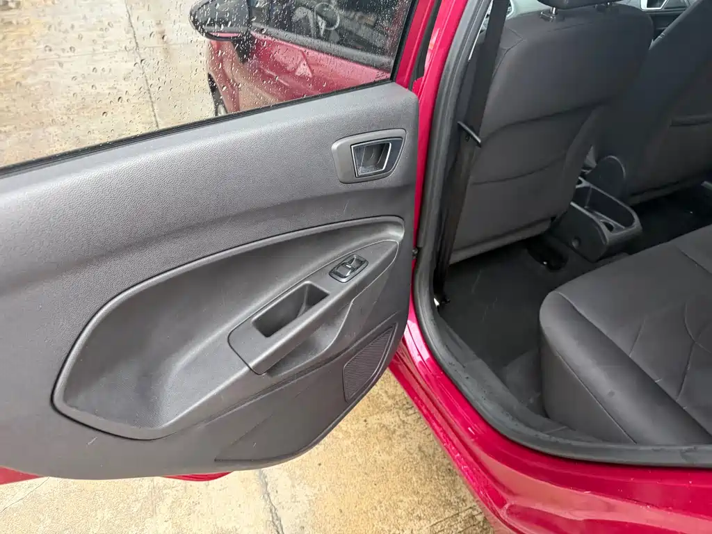 Ford Fiesta — миниатюра 19