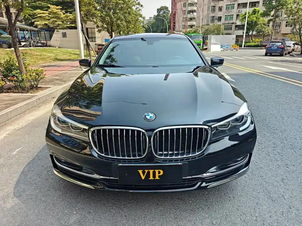 BMW 7 Series — миниатюра 3