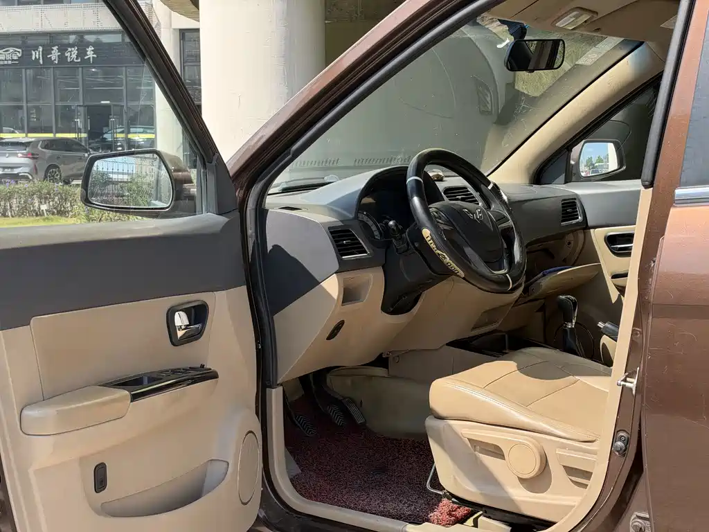 Wuling Hongguang — миниатюра 7