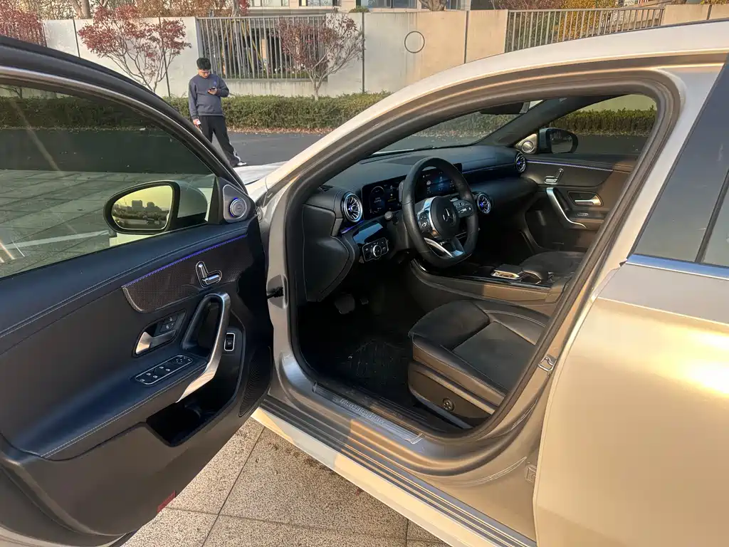 MERCEDES-BENZ A CLASS