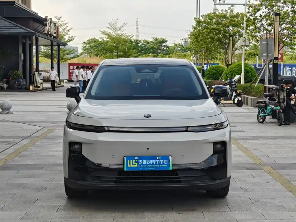 Leapmotor Leapmotor B10 — миниатюра 2