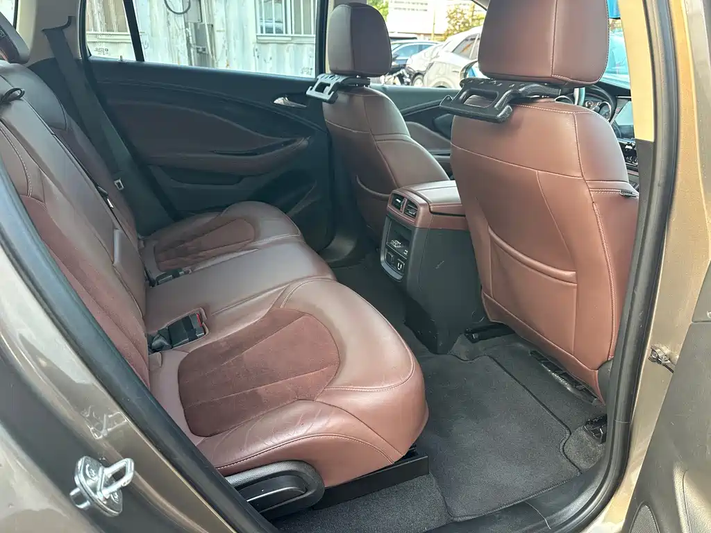 Buick Envision Plus — миниатюра 7