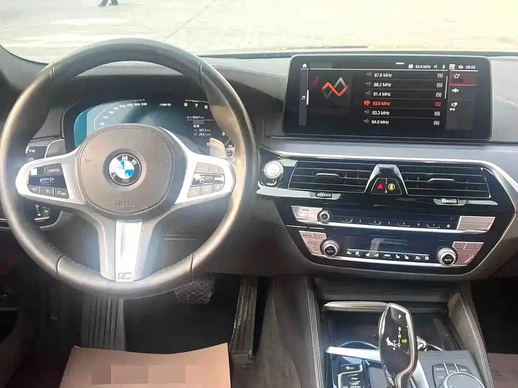 BMW 5 Series — миниатюра 6