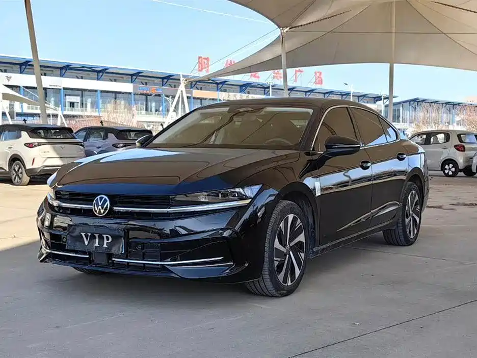 Volkswagen Magotan 2025