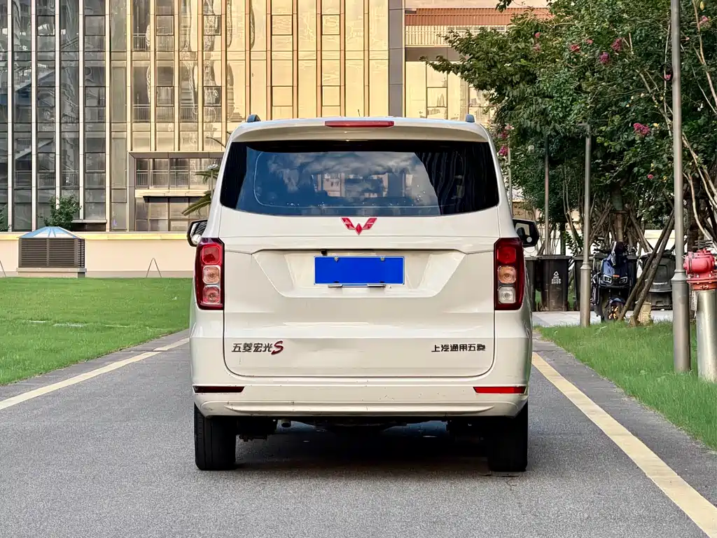 Wuling Hongguang — миниатюра 5