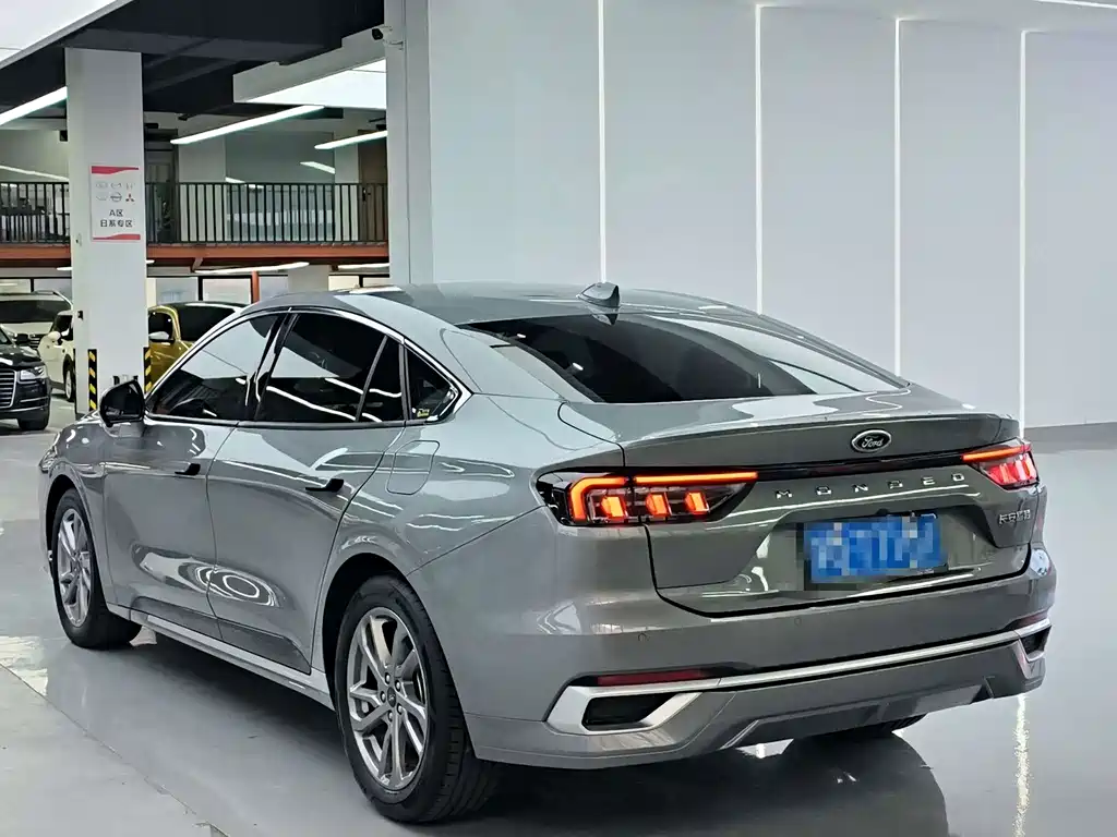 Ford Mondeo — миниатюра 12