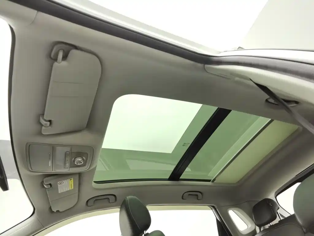 Roewe RX3 — миниатюра 14