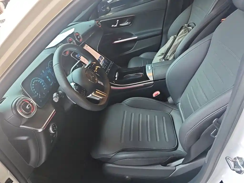 Mercedes-Benz C-Class — миниатюра 15