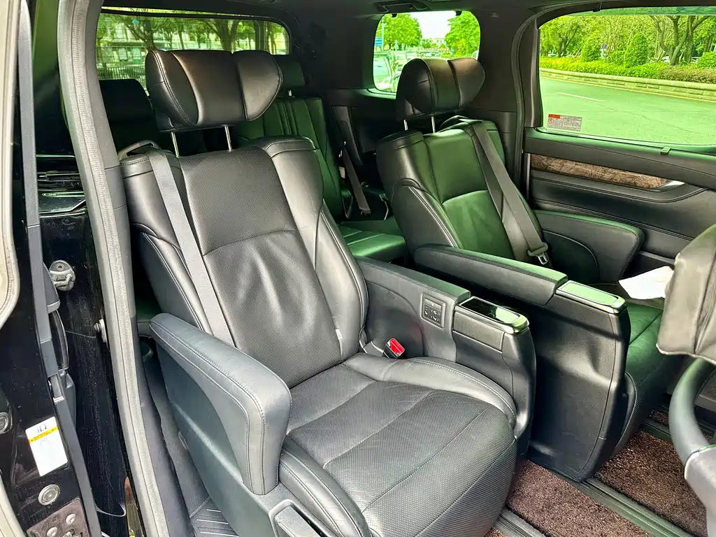 Toyota Vellfire — миниатюра 22