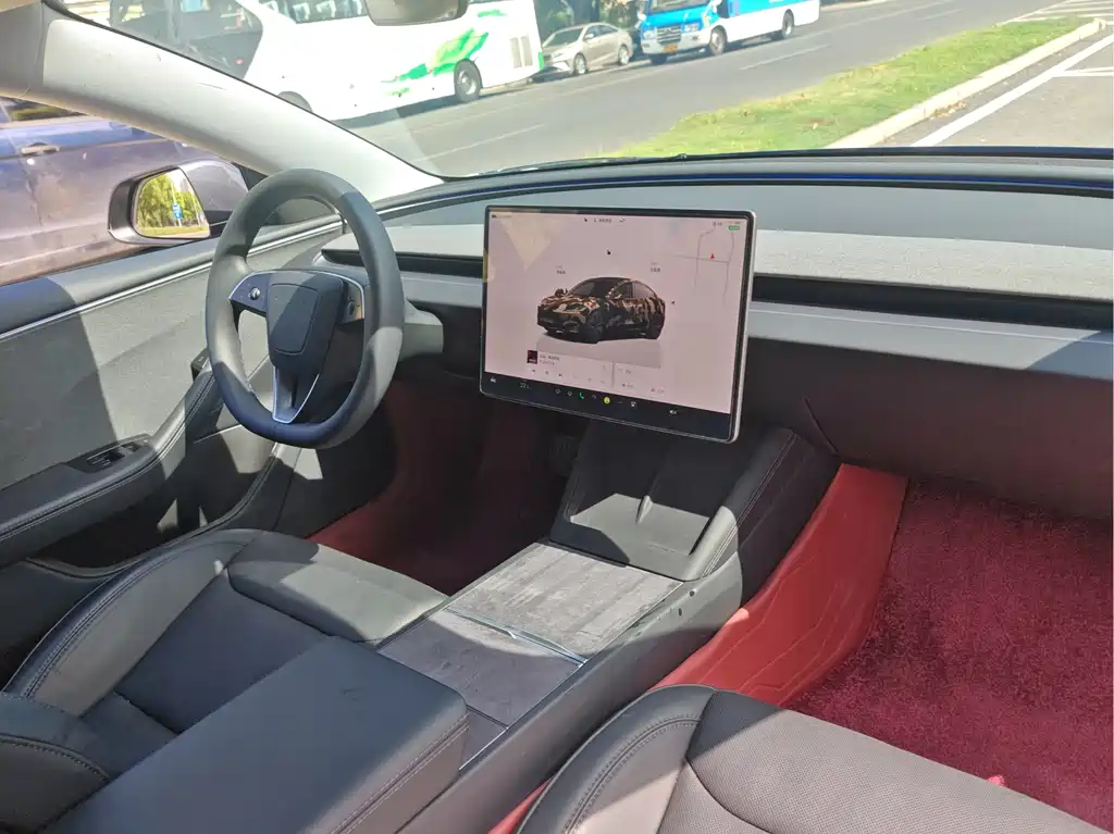 Tesla Model 3 — миниатюра 20