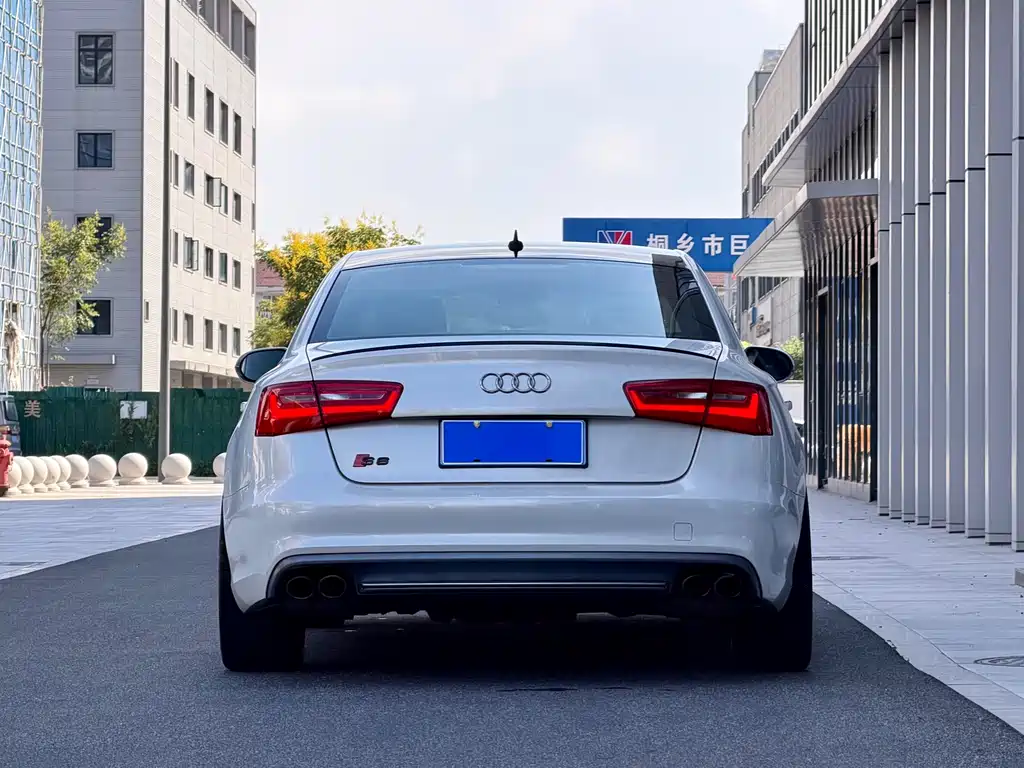 Audi S6 — миниатюра 5