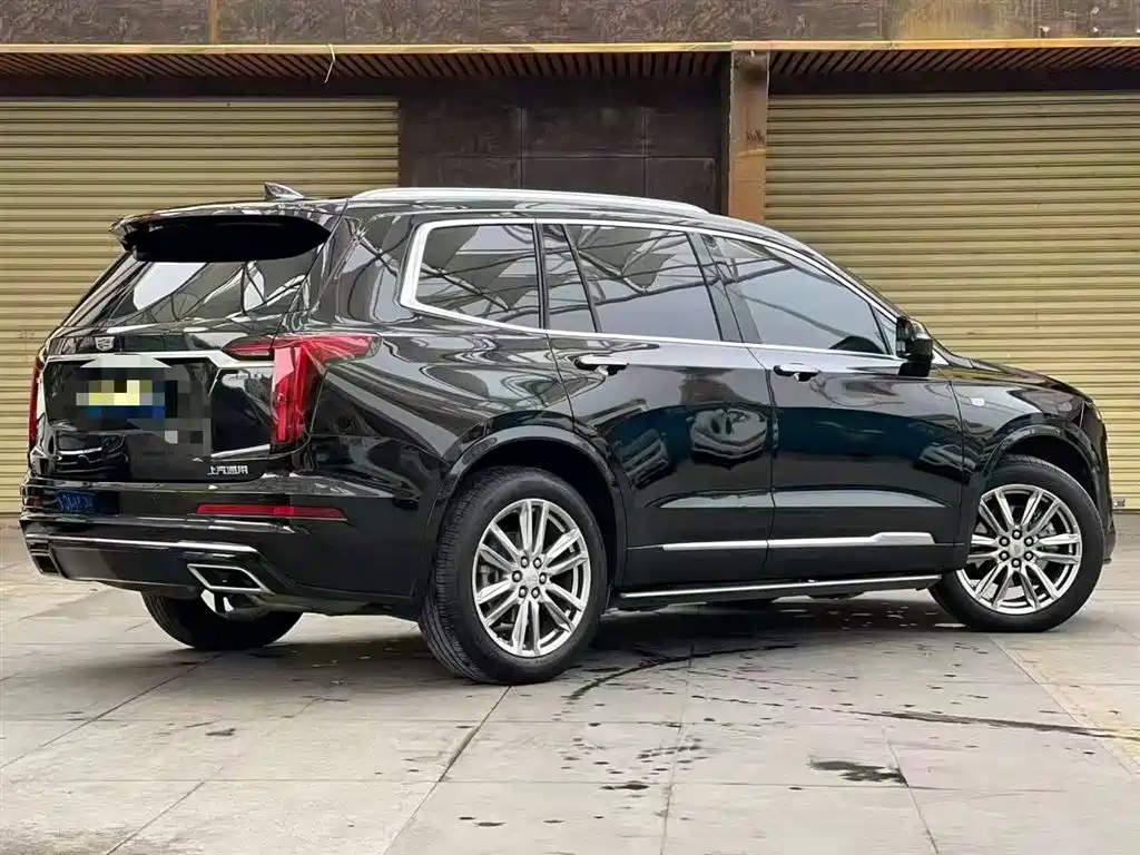 CADILLAC XT6