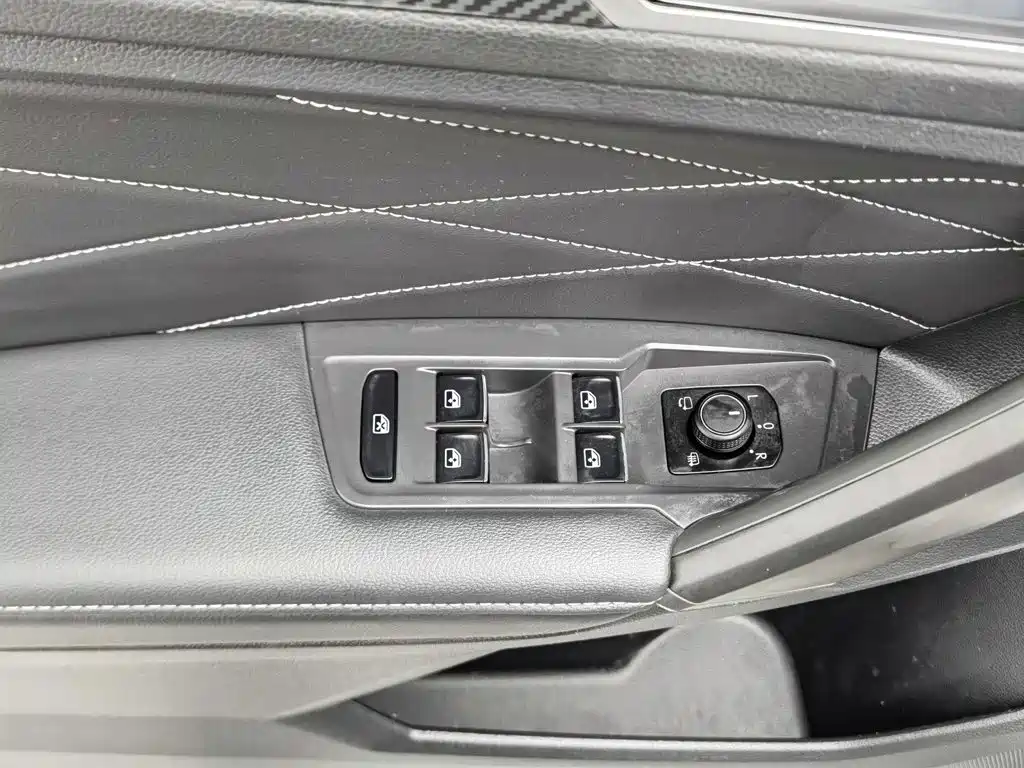 Volkswagen Tiguan L — миниатюра 9