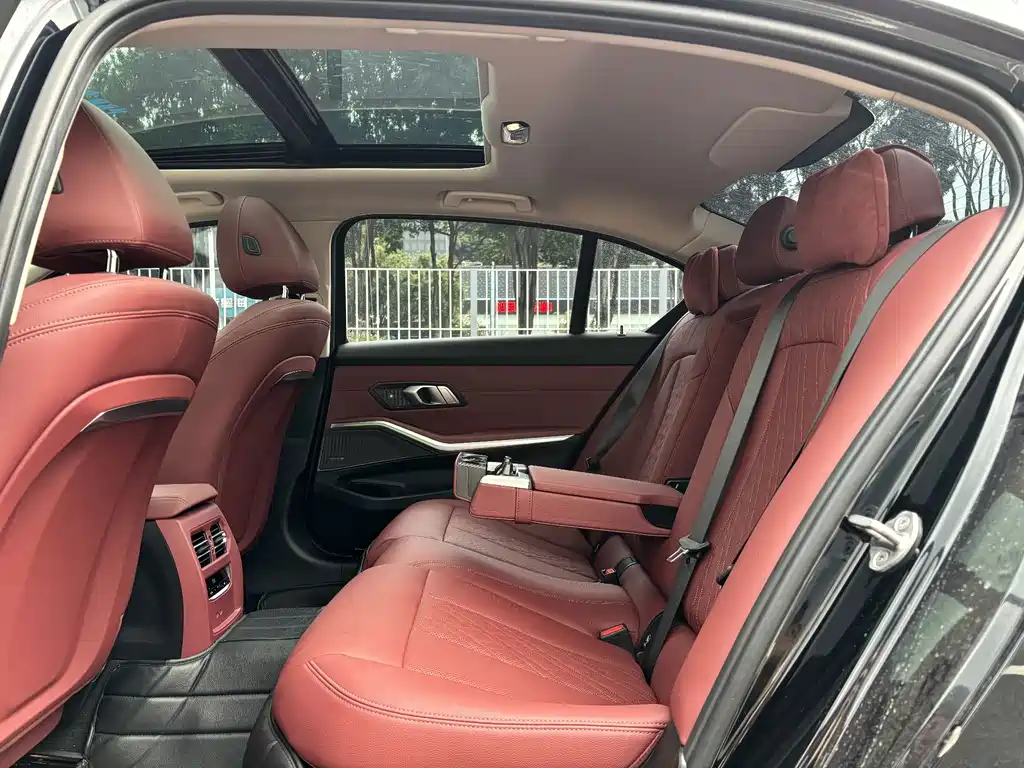 BMW 3 Series — миниатюра 23