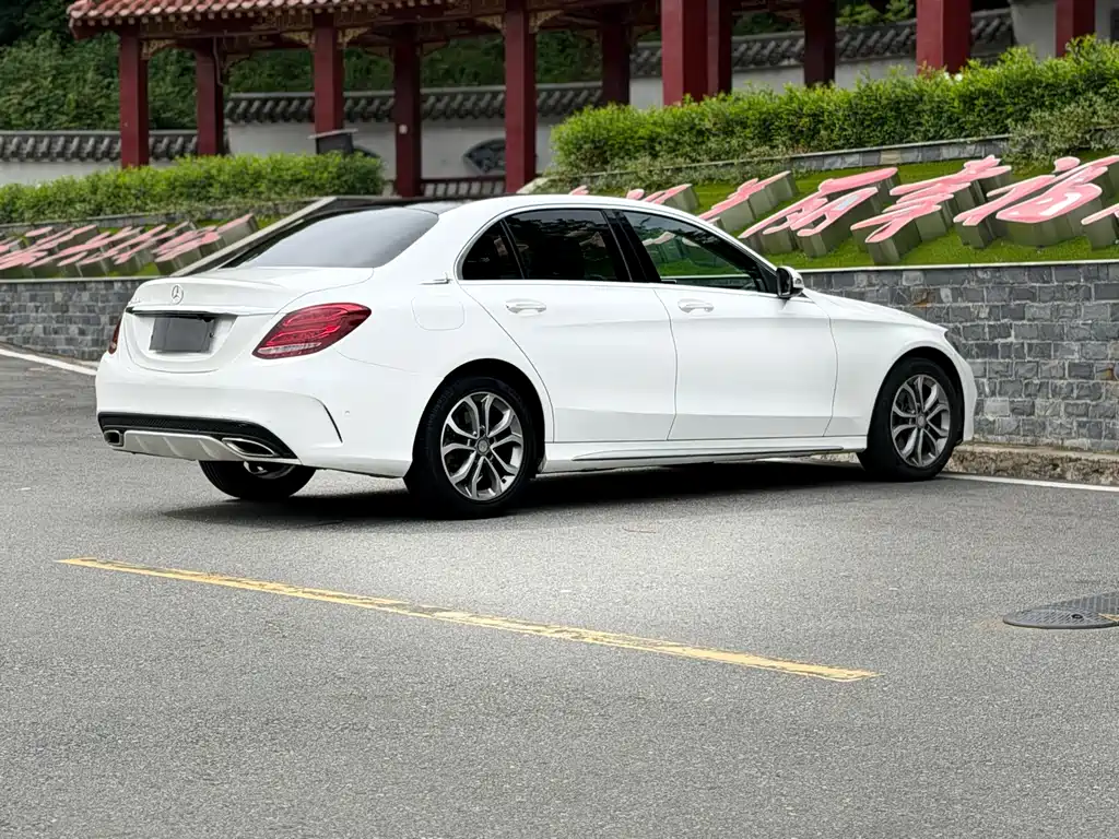 Mercedes-Benz C-Class — миниатюра 7