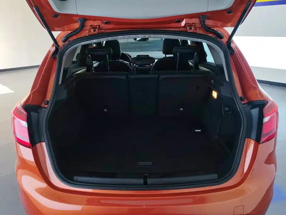 BMW 2 Series Active Tourer — миниатюра 4