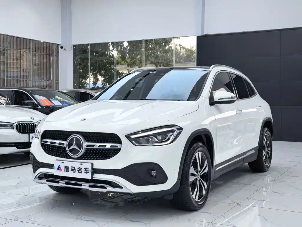 MERCEDES-BENZ GLA