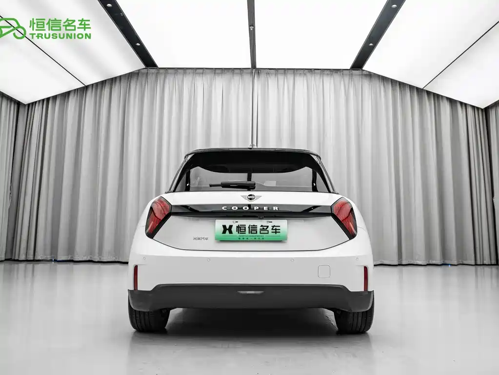 MINI MINI COOPER EV — миниатюра 4