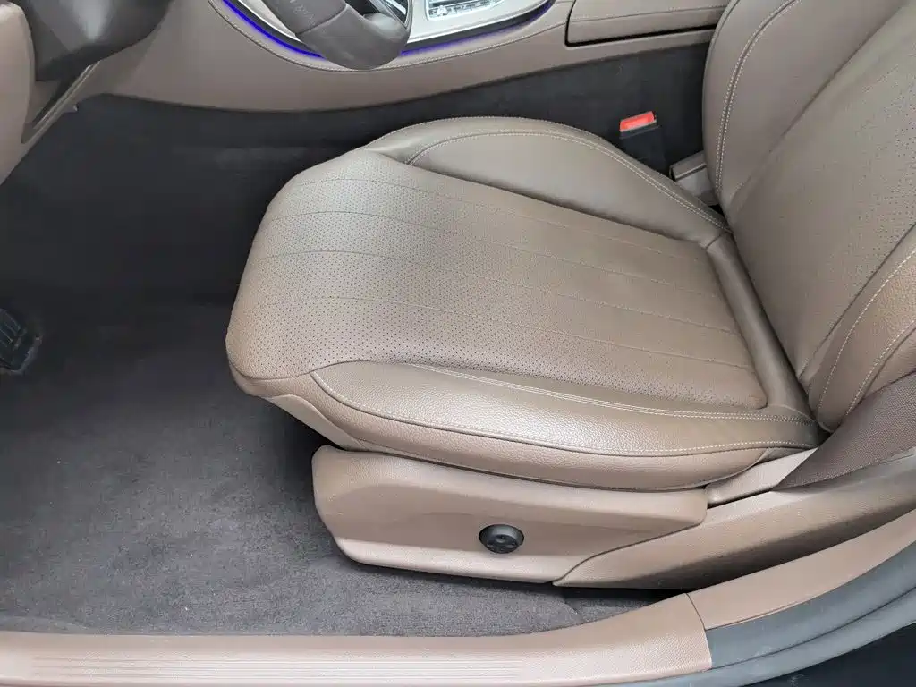 Mercedes-Benz E-Class — миниатюра 20