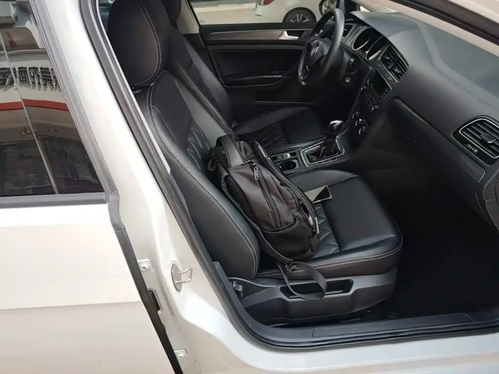 Volkswagen Golf — миниатюра 25