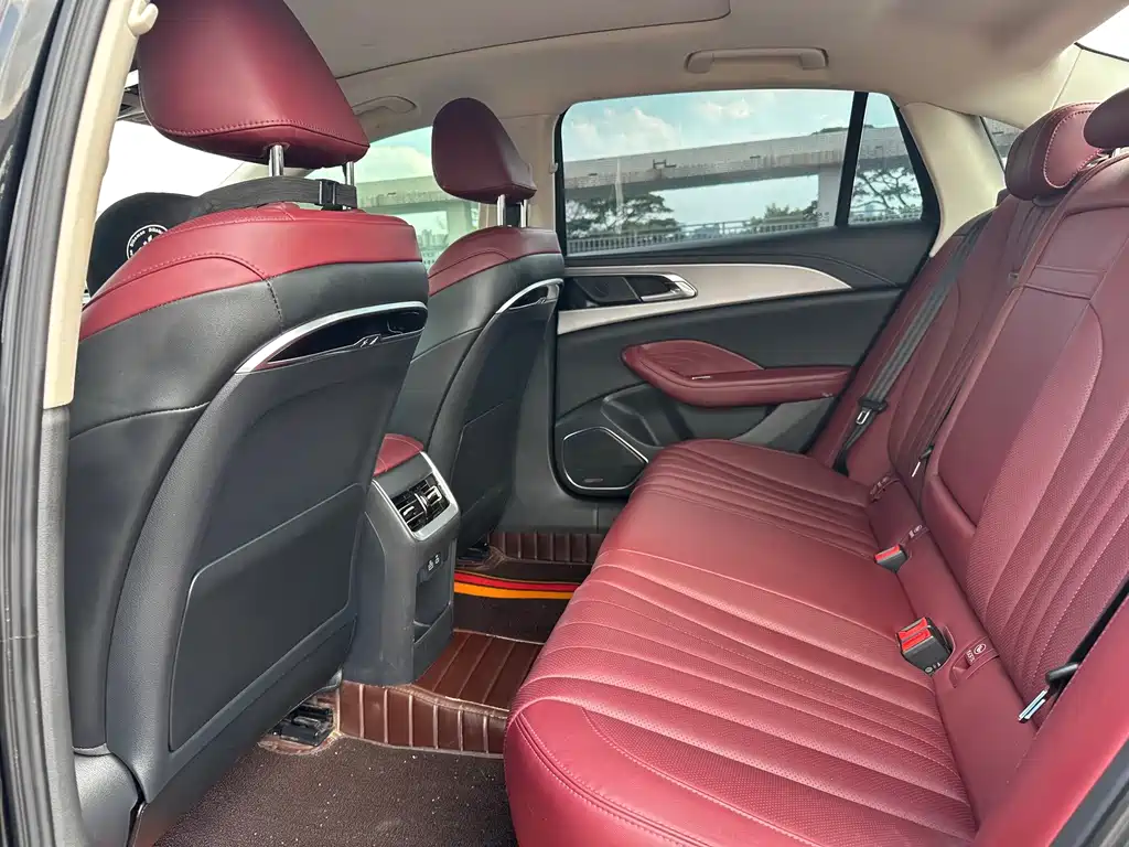 Hongqi Hongqi H5 — миниатюра 6