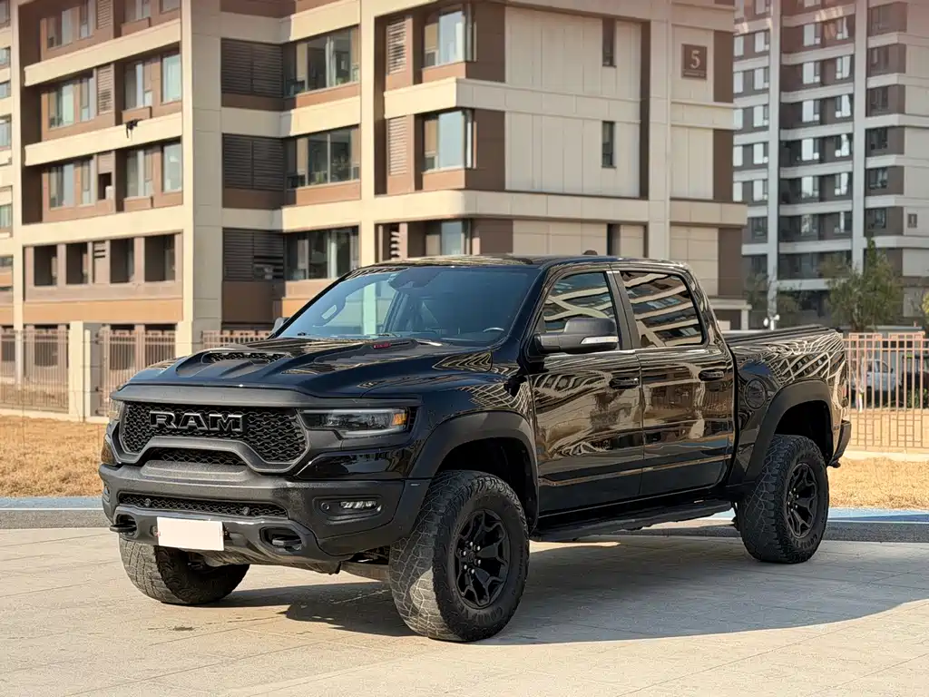 Ram Trucks 2022 6.2T