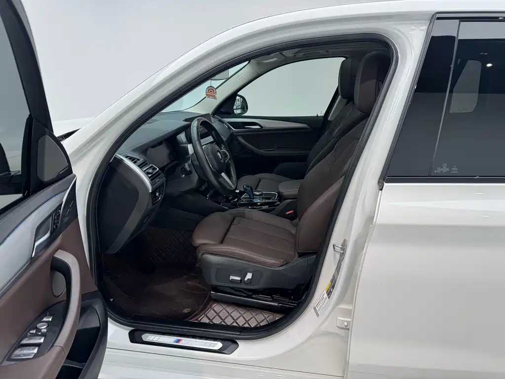 BMW iX3 — миниатюра 8