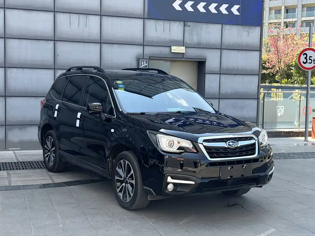 Заказать Subaru Forester 2018 года за 2 175 704 ₽  из Китая