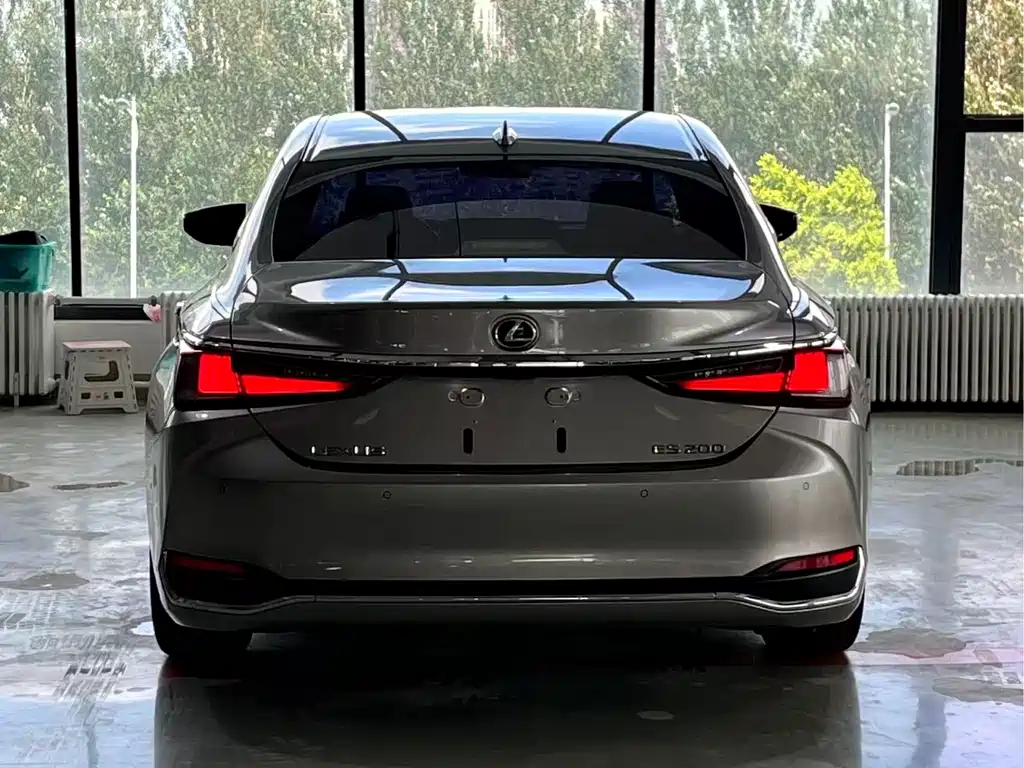 Lexus ES 2018 200 V