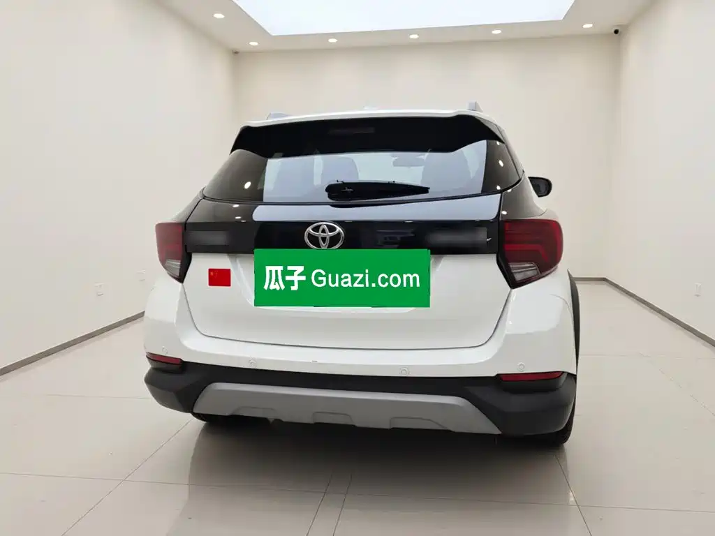 Toyota Yaris L — миниатюра 5