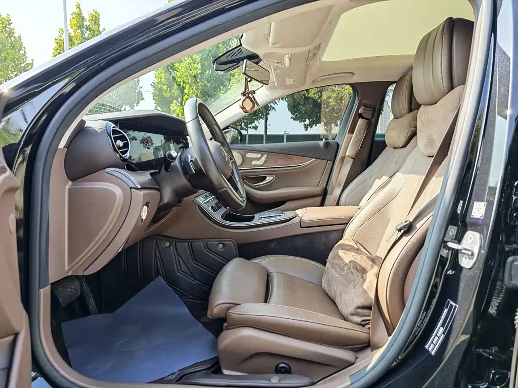 Mercedes-Benz E-Class — миниатюра 6