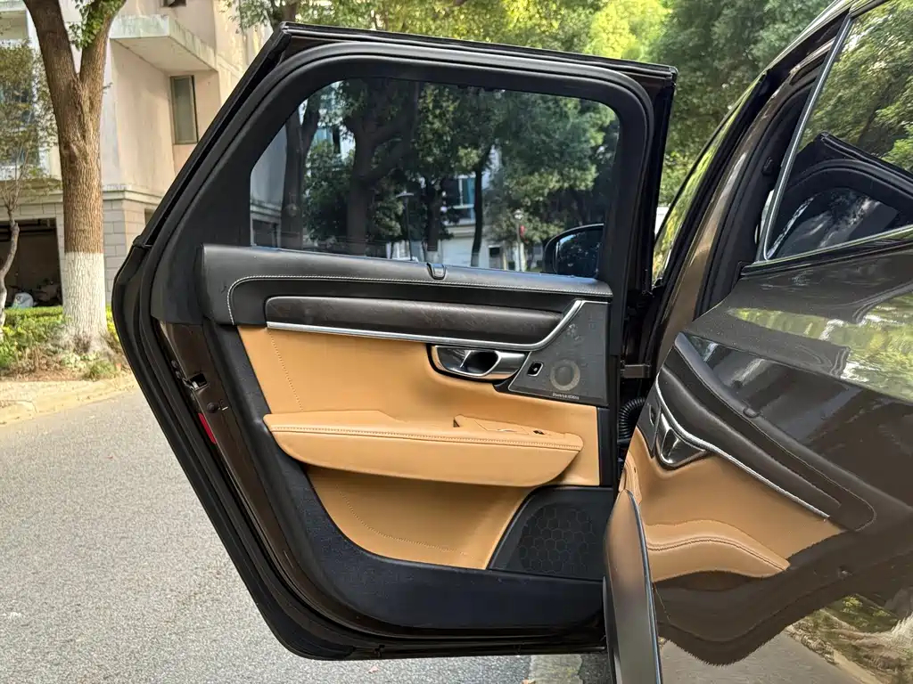 Volvo V90 — миниатюра 32