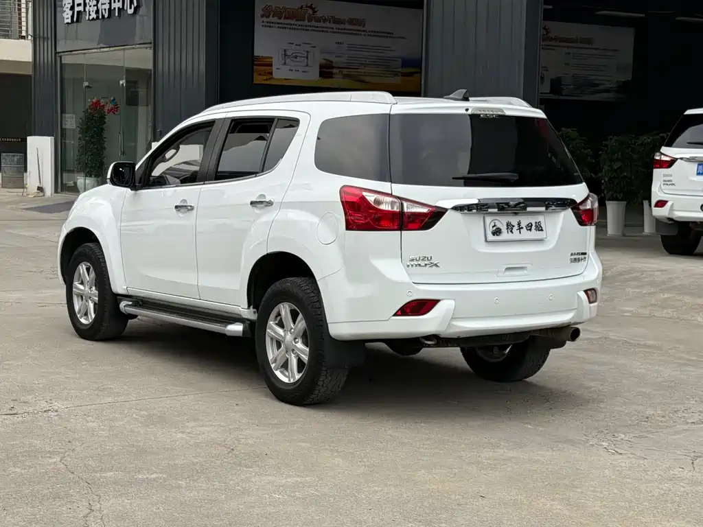 ISUZU MU X SHEPHERD RANGER