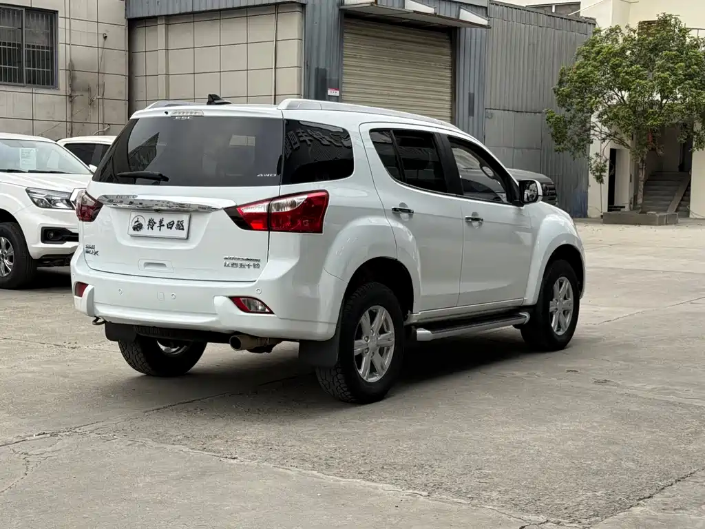 ISUZU MU X SHEPHERD RANGER