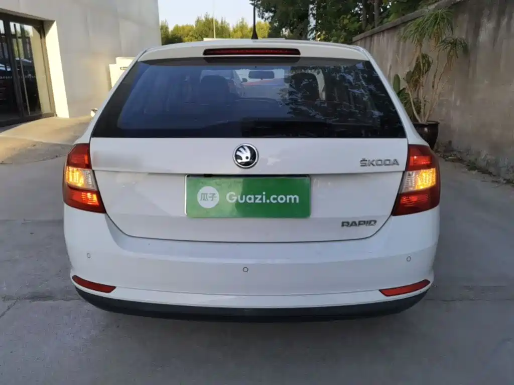 Skoda Rapid Spaceback — миниатюра 6