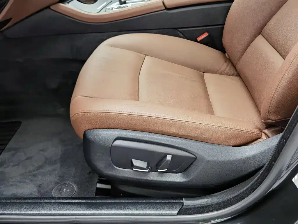 BMW 5 Series — миниатюра 20