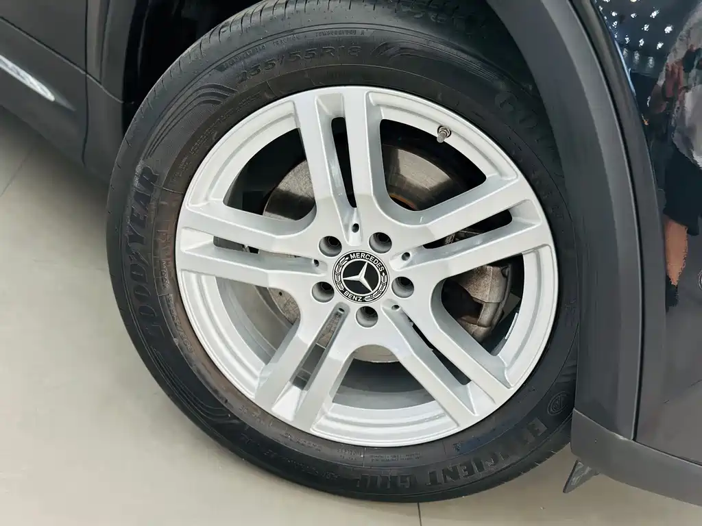 Mercedes-Benz GLB — миниатюра 10